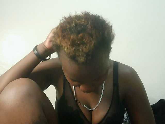 Blackdoll1 live cam on BongaCams