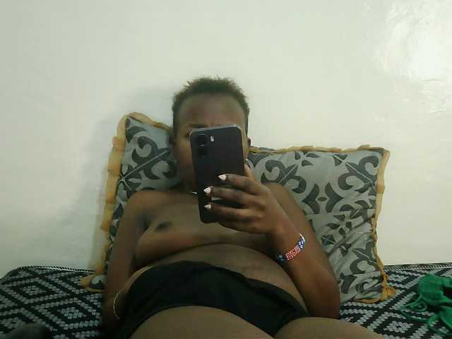 Blackdoll1 live cam on BongaCams