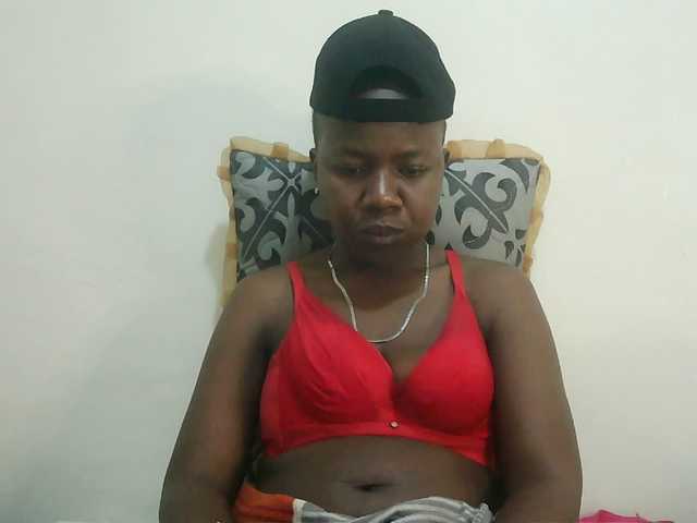 Blackdoll1 live cam