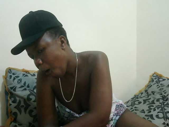 Blackdoll1 live cam on