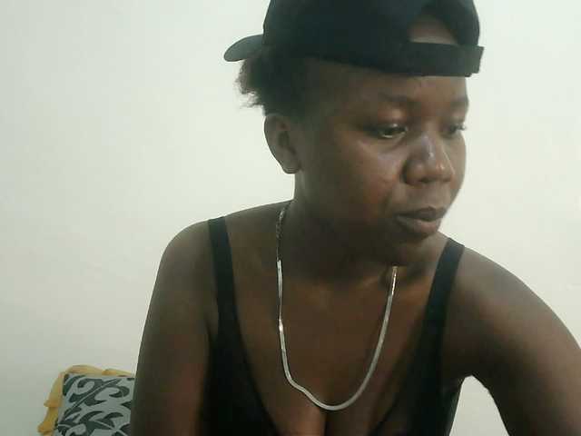 Blackdoll1 live cam on BongaCams
