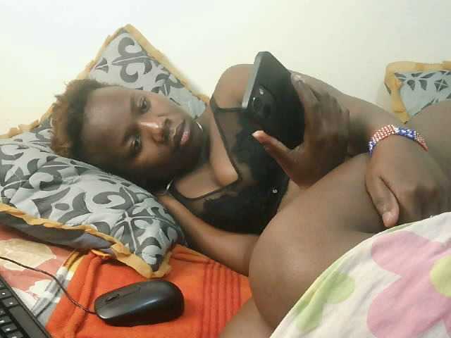Blackdoll1 live cam on BongaCams