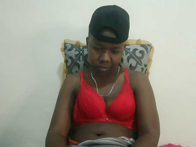 Blackdoll1 live cam