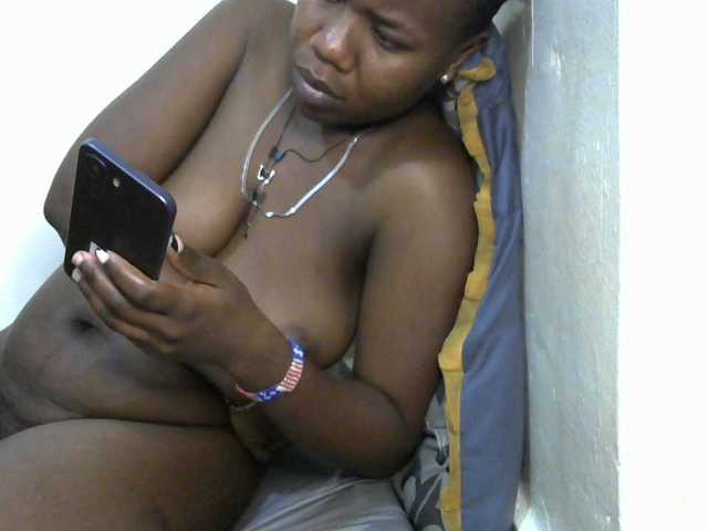 Blackdoll1 live cam on BongaCams