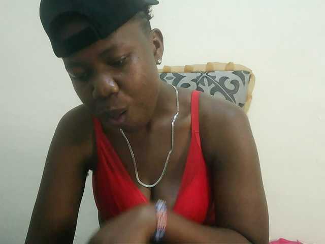 Blackdoll1 live cam