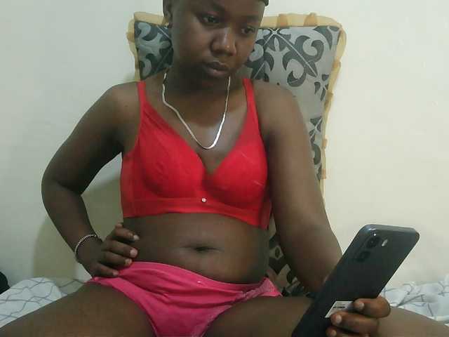 Blackdoll1 live cam