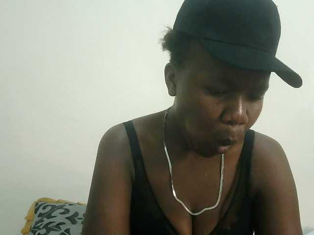 Blackdoll1 live cam on BongaCams