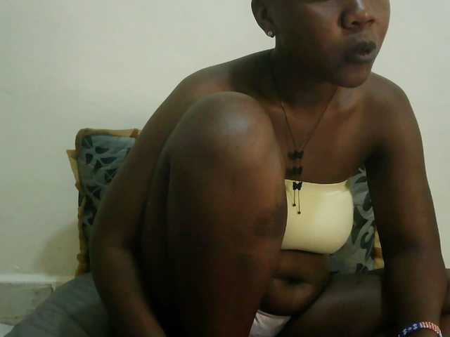 Blackdoll1 live cam on BongaCams