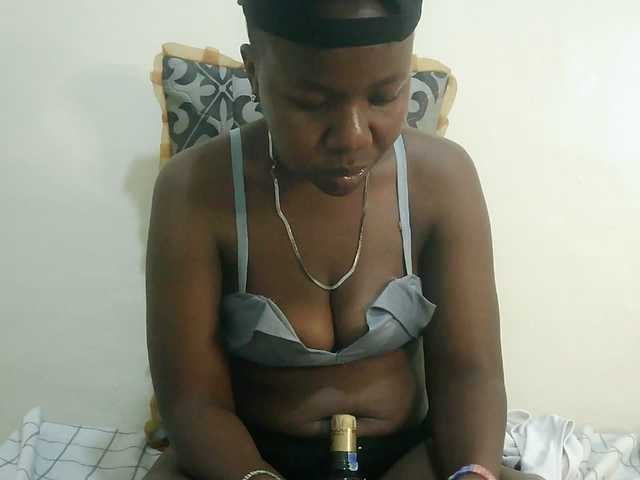 Blackdoll1 live cam on BongaCams