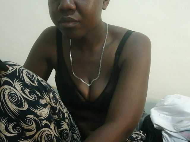 Blackdoll1 live cam on BongaCams