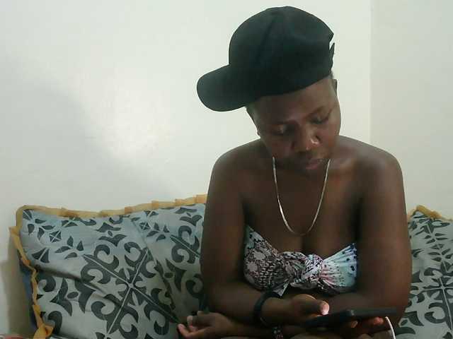 Blackdoll1 live cam on