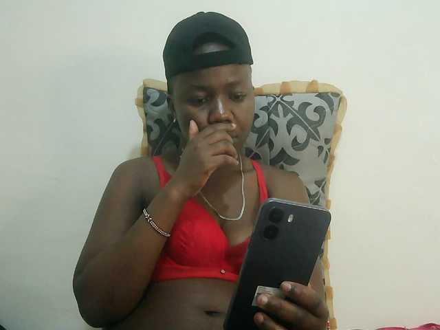 Blackdoll1 live cam