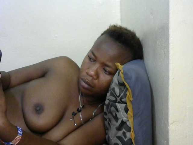 Blackdoll1 live cam on BongaCams