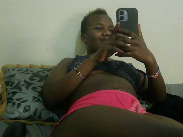 Blackdoll1, en vivo ahora en BongaCams