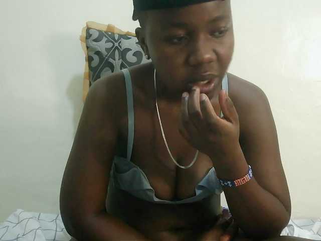 Blackdoll1 live cam on BongaCams