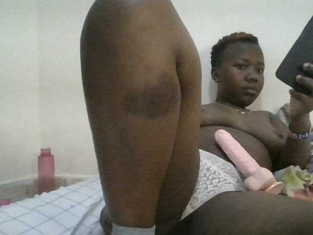 Blackdoll1 live cam on BongaCams