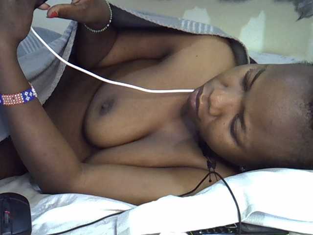 Blackdoll1 live cam on BongaCams