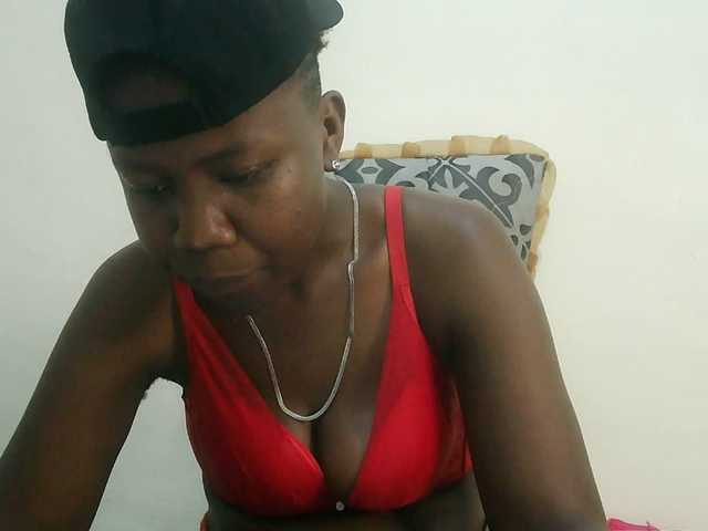Blackdoll1 live cam on BongaCams