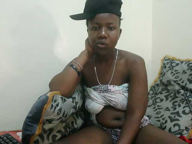 Blackdoll1 live cam on 