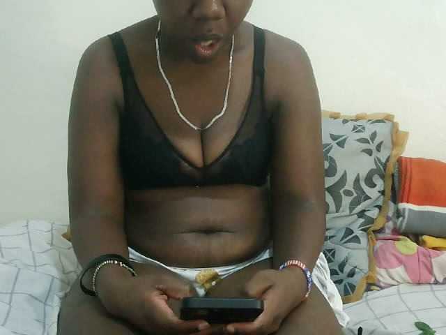 Blackdoll1 live cam on BongaCams
