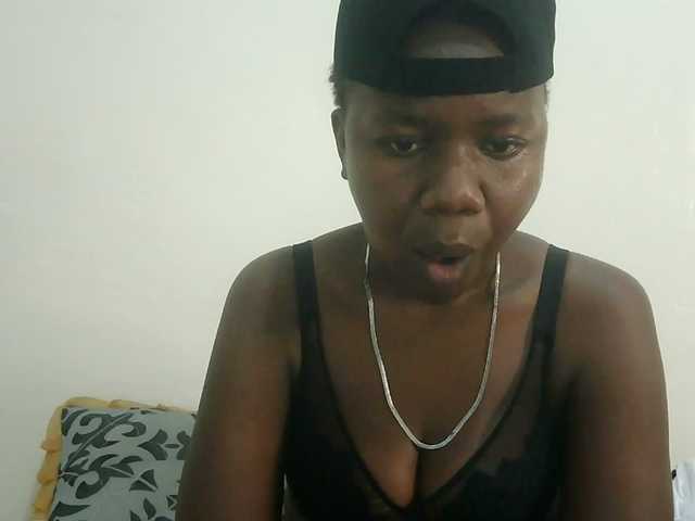 Blackdoll1 live cam on BongaCams