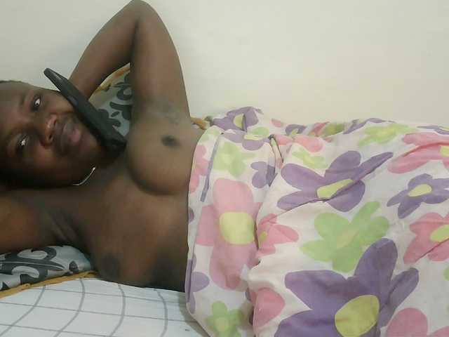 Blackdoll1 live cam on BongaCams