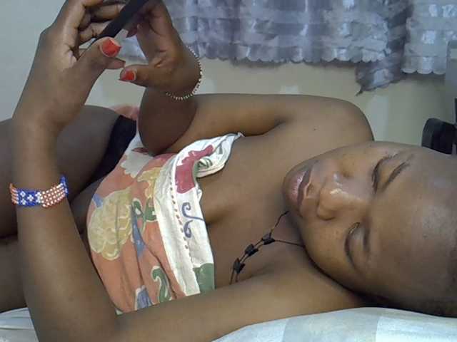 Blackdoll1 live cam on BongaCams