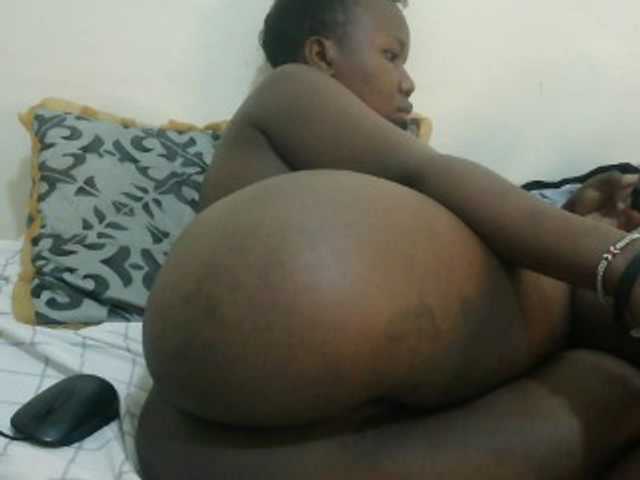 Blackdoll1 live cam on BongaCams