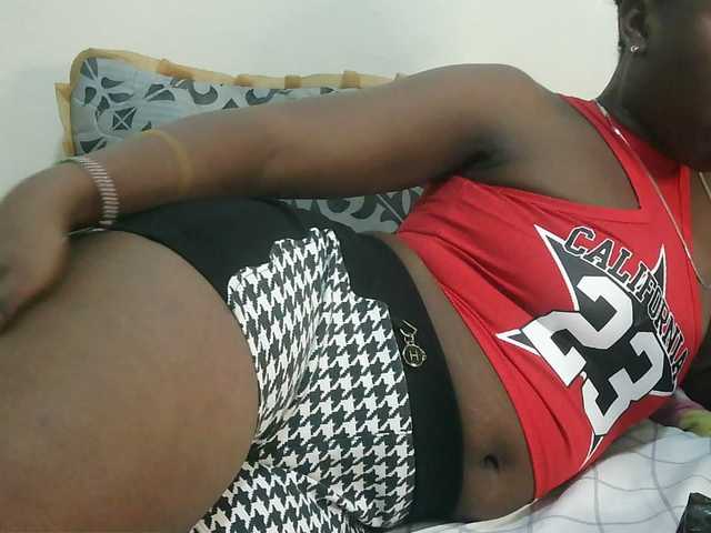 Blackdoll1 live cam on BongaCams