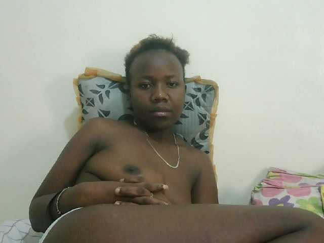 Blackdoll1 live cam on BongaCams