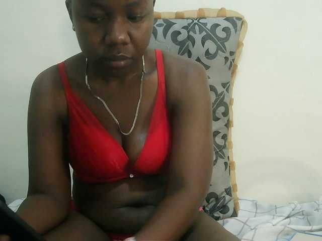 Blackdoll1 live cam