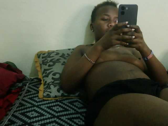 Blackdoll1 live cam on BongaCams