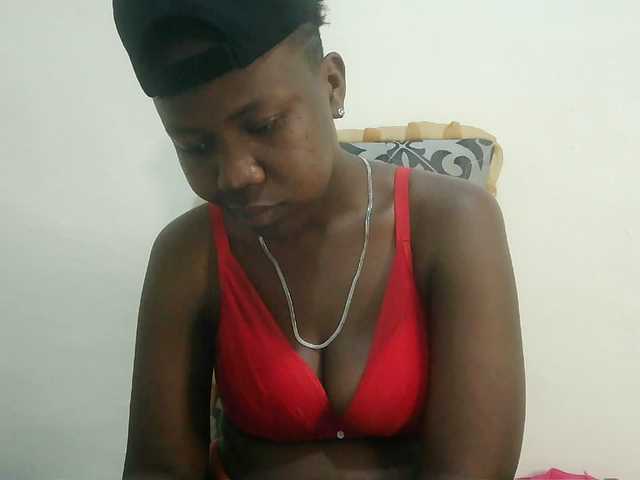 Blackdoll1 live cam