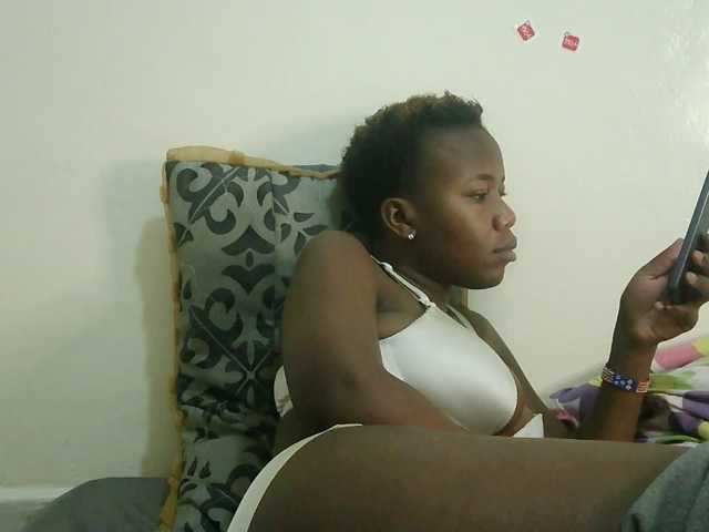 Blackdoll1 live cam on BongaCams