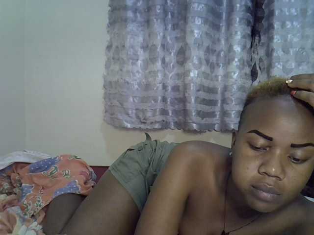 Blackdoll1 live cam on BongaCams