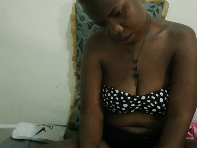 Blackdoll1 live cam on BongaCams
