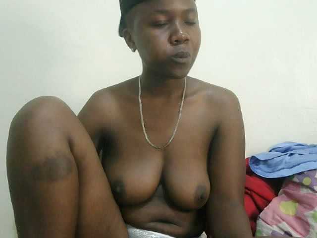 Blackdoll1 live cam on BongaCams