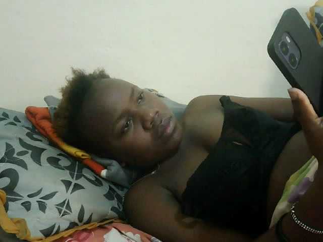 Blackdoll1 live cam on BongaCams