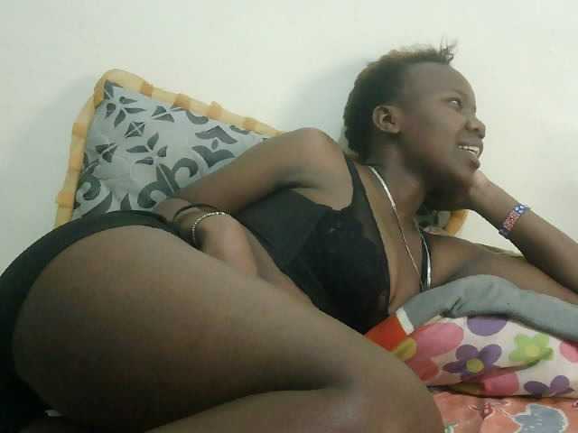 Blackdoll1 live cam on BongaCams