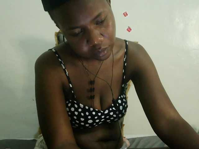 Blackdoll1 live cam on BongaCams
