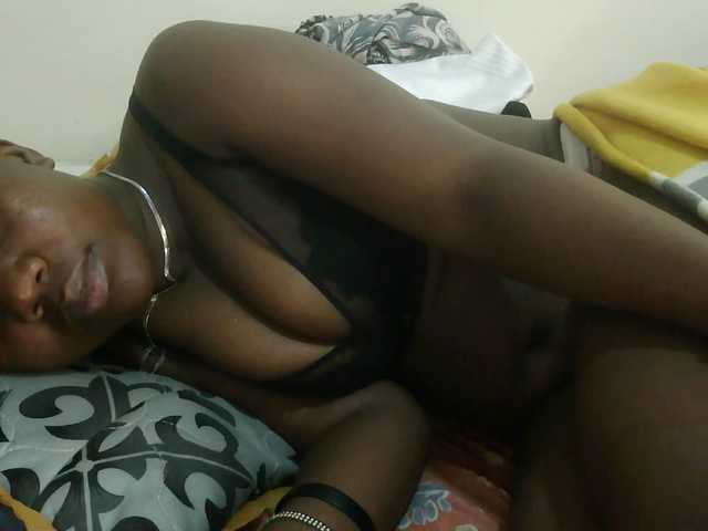 Blackdoll1 live cam on BongaCams