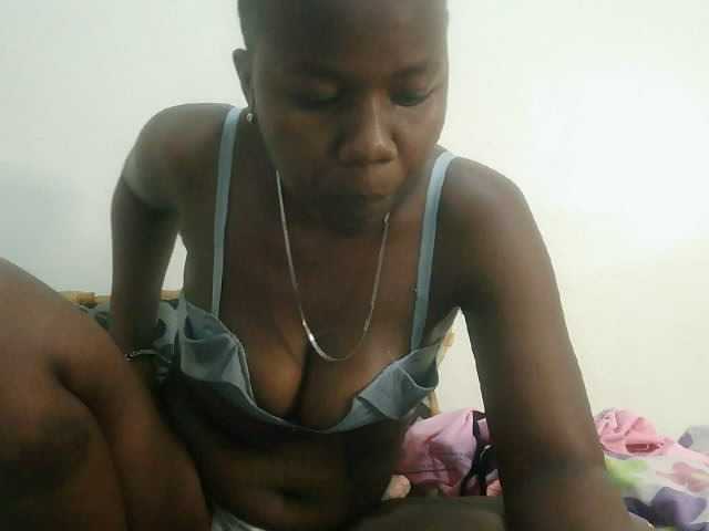 Blackdoll1 live cam on BongaCams