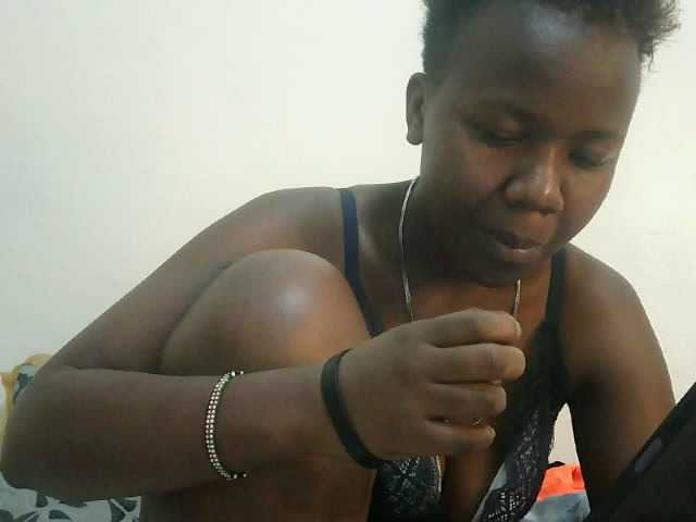 Blackdoll1 live cam on BongaCams