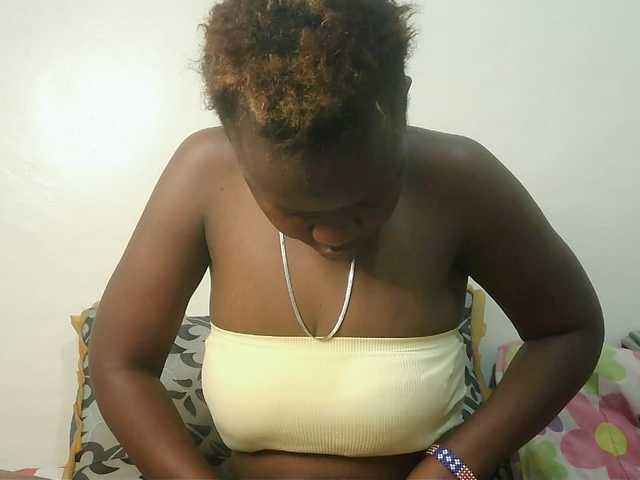 Blackdoll1 live cam on BongaCams