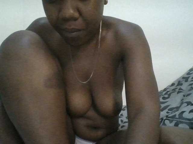 Blackdoll1 live cam on BongaCams