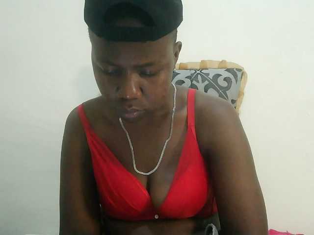 Blackdoll1 live cam
