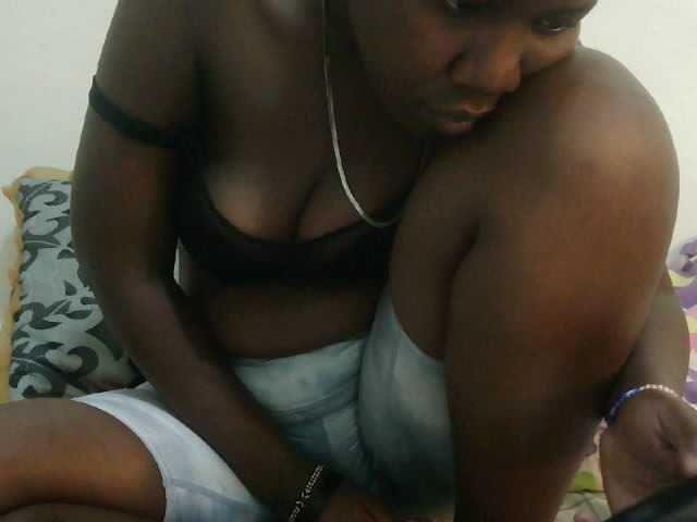 Blackdoll1 live cam on BongaCams