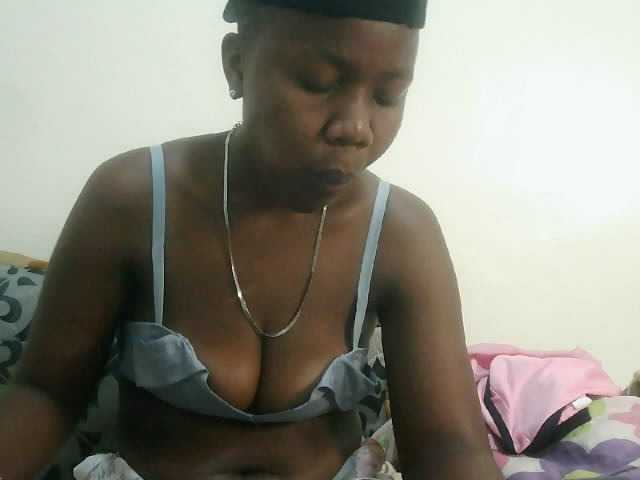 Blackdoll1 live cam on BongaCams
