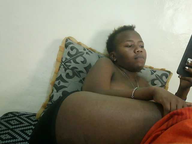 Blackdoll1 live cam on BongaCams