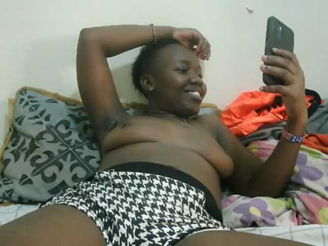 Blackdoll1 live cam on BongaCams
